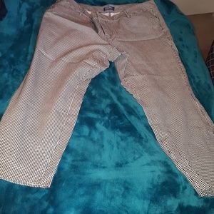 Old Navy Pixie Mid-Rise NWOT